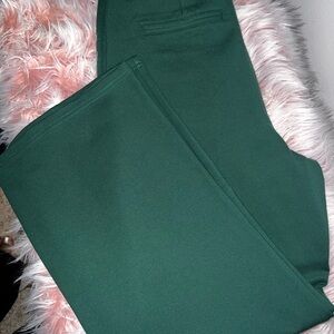 Bagatelle Woman’s Kelly Green Pants